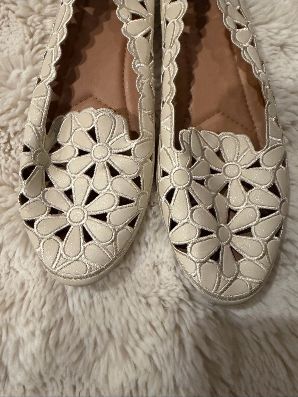 Women's Floral Cutout Ballet Flats in Cream